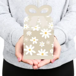Big Dot Of Happiness Tan Daisy Flowers - Square Favor Gift Boxes - Floral Party Bow Boxes - Set Of 12 -Aurora Party Sales GUEST bd5b31b6 7f2d 4bd9 9b9e 802672fb0580